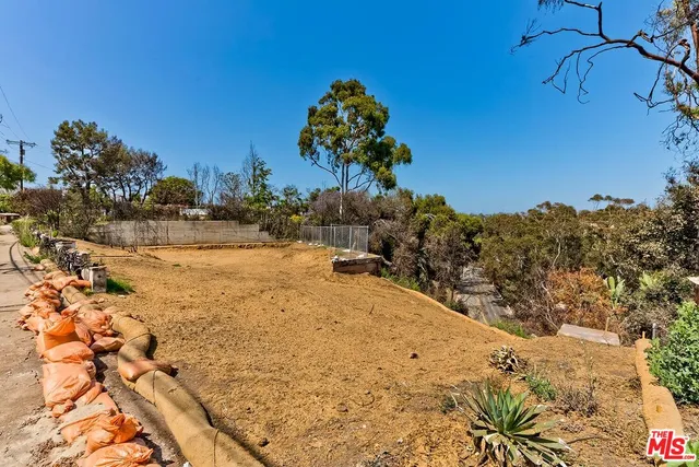 $1,850,000 | 824 Chautauqua Boulevard, Pacific Palisades, CA 90272
