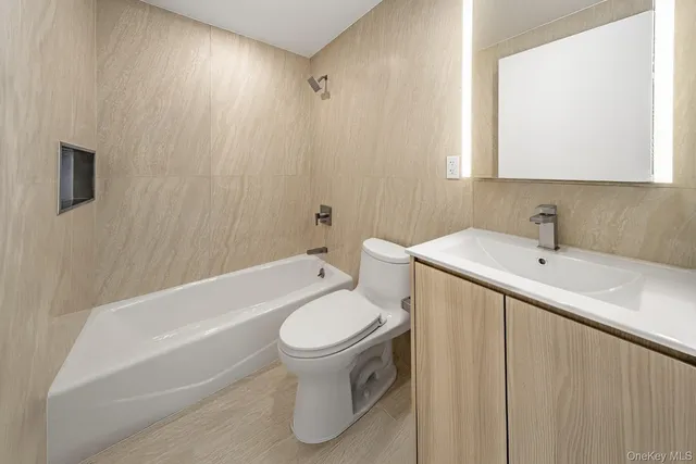 $890,000 | 33-71 Prince Street, Unit 7F | Flushing