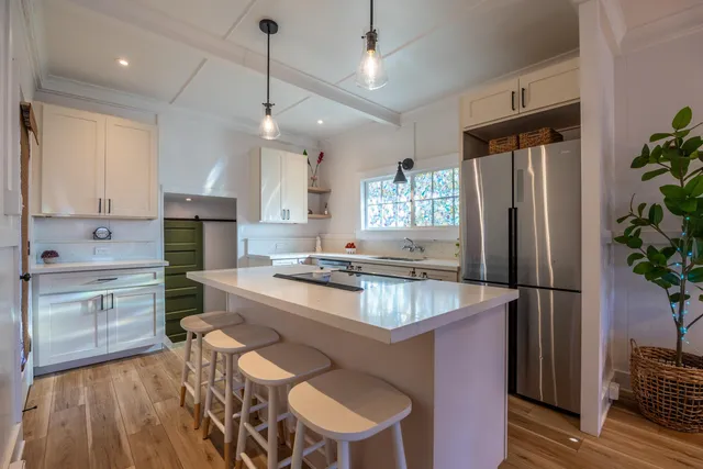 $950,000 | 2126 West Vineyard Street, Wailuku, HI 96793