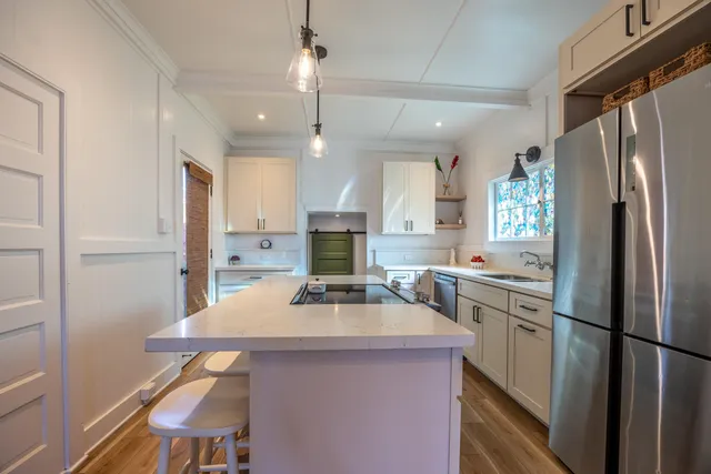 $950,000 | 2126 West Vineyard Street, Wailuku, HI 96793