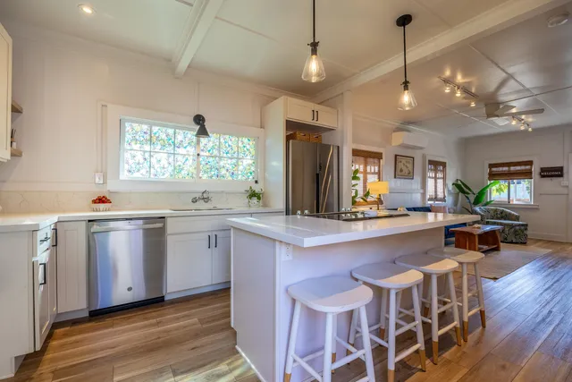 $950,000 | 2126 West Vineyard Street, Wailuku, HI 96793