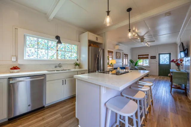 $950,000 | 2126 West Vineyard Street, Wailuku, HI 96793