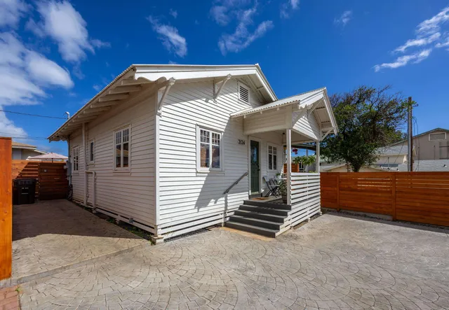 $950,000 | 2126 West Vineyard Street, Wailuku, HI 96793