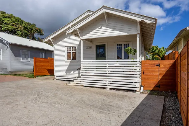 $950,000 | 2126 West Vineyard Street, Wailuku, HI 96793