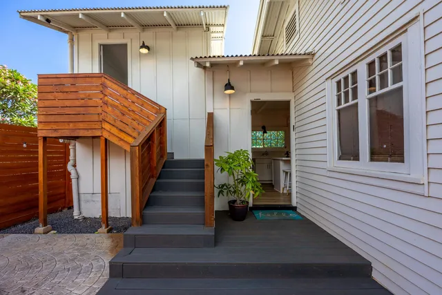 $950,000 | 2126 West Vineyard Street, Wailuku, HI 96793