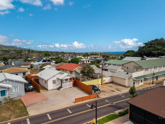 $950,000 | 2126 West Vineyard Street, Wailuku, HI 96793