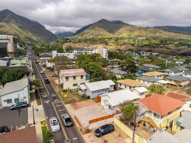 $950,000 | 2126 West Vineyard Street, Wailuku, HI 96793