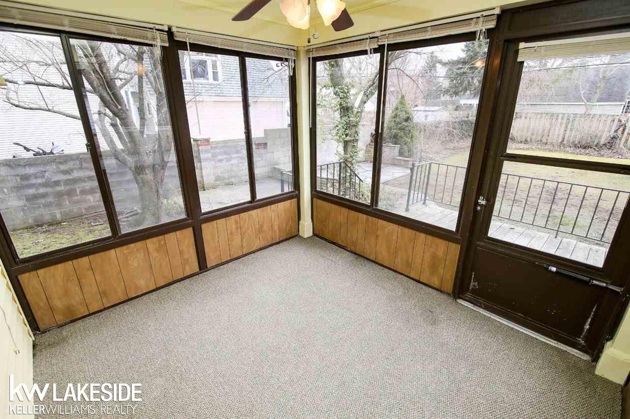 963 Roslyn Road Grosse Pointe Woods, MI 48236 - Photo 6 of 30
