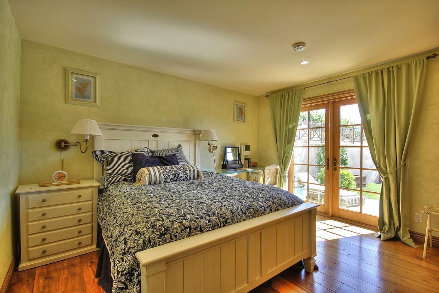15668 Bohlman Road Saratoga, CA 95070 - Photo 17 of 33 Gallery Image 17