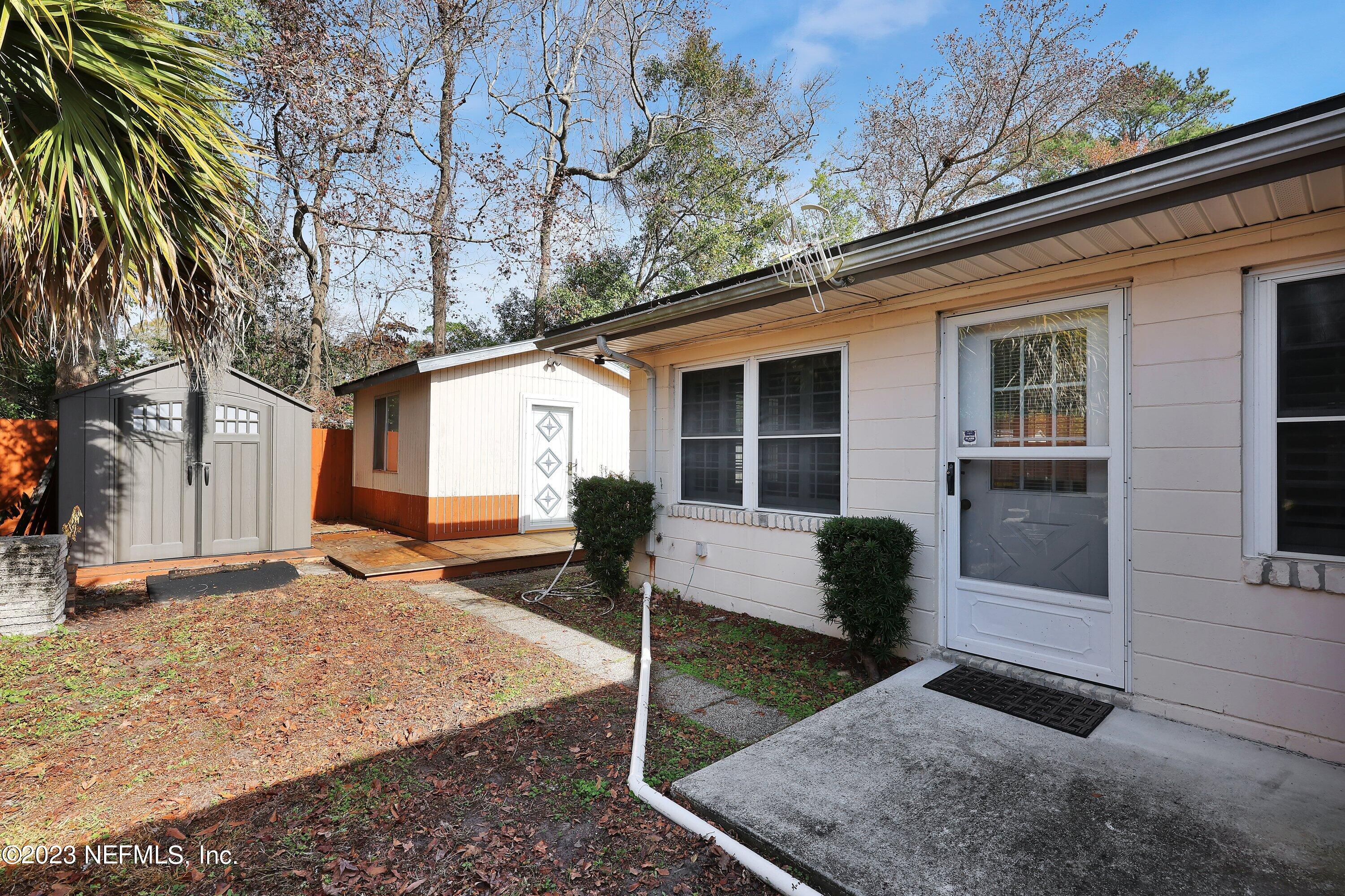 5233 Clarendon Road Jacksonville, FL 32205 - Photo 22 of 32 Left side of home