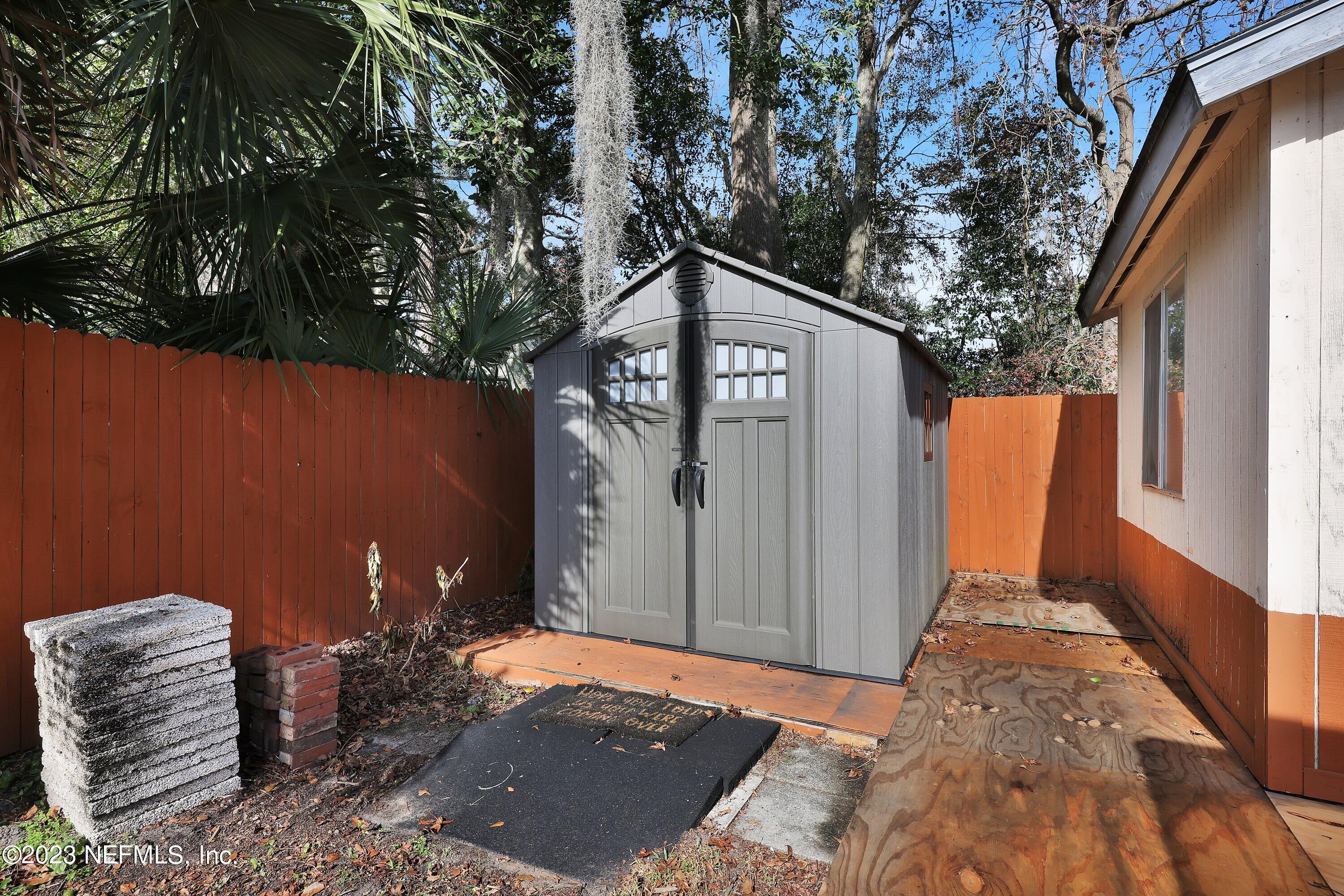 5233 Clarendon Road Jacksonville, FL 32205 - Photo 23 of 32 Storage shed