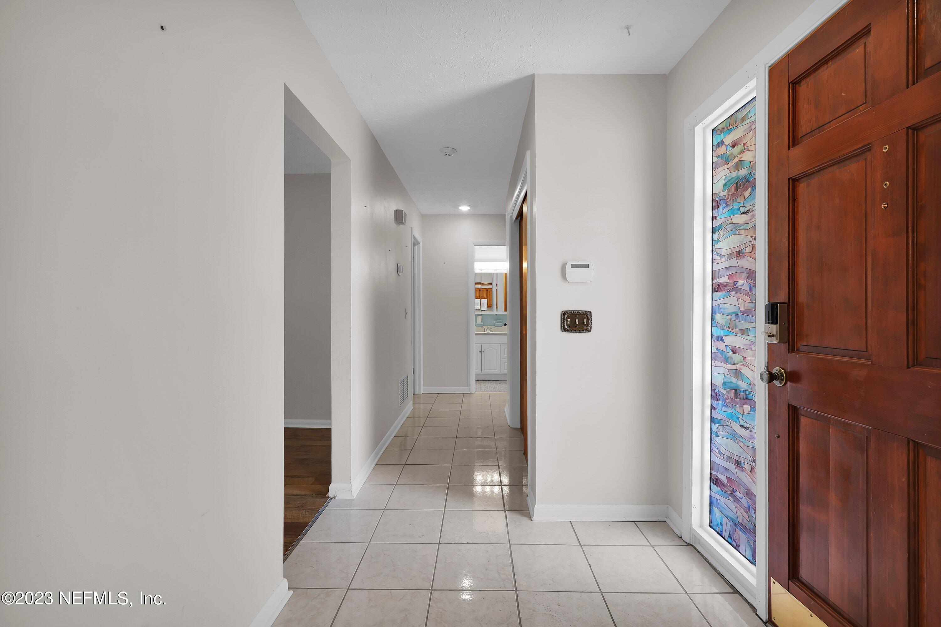 5233 Clarendon Road Jacksonville, FL 32205 - Photo 5 of 32 Entry and hallway