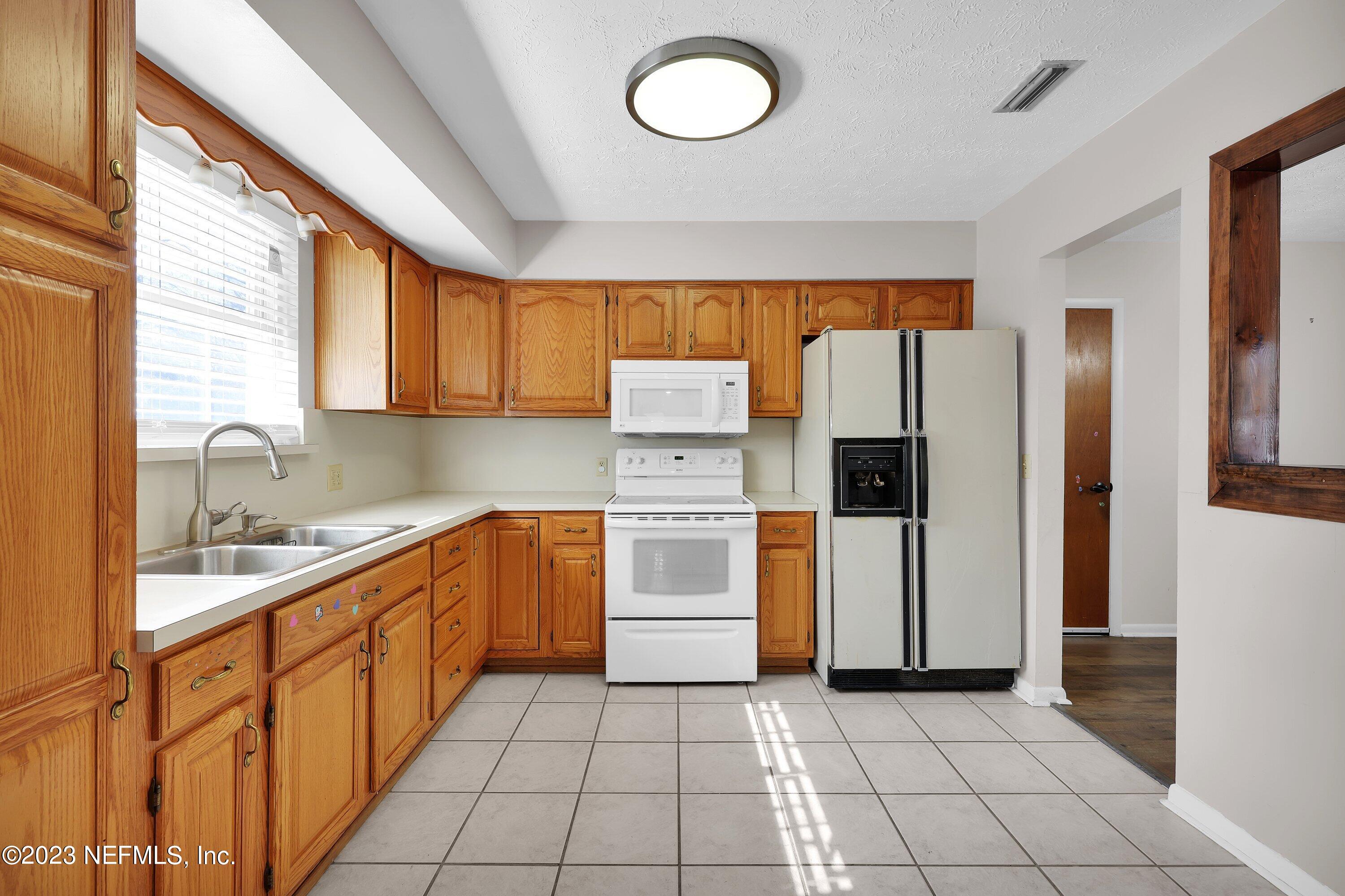 5233 Clarendon Road Jacksonville, FL 32205 - Photo 10 of 32 010-5233ClarendonRoad-Jacksonville-FL-32