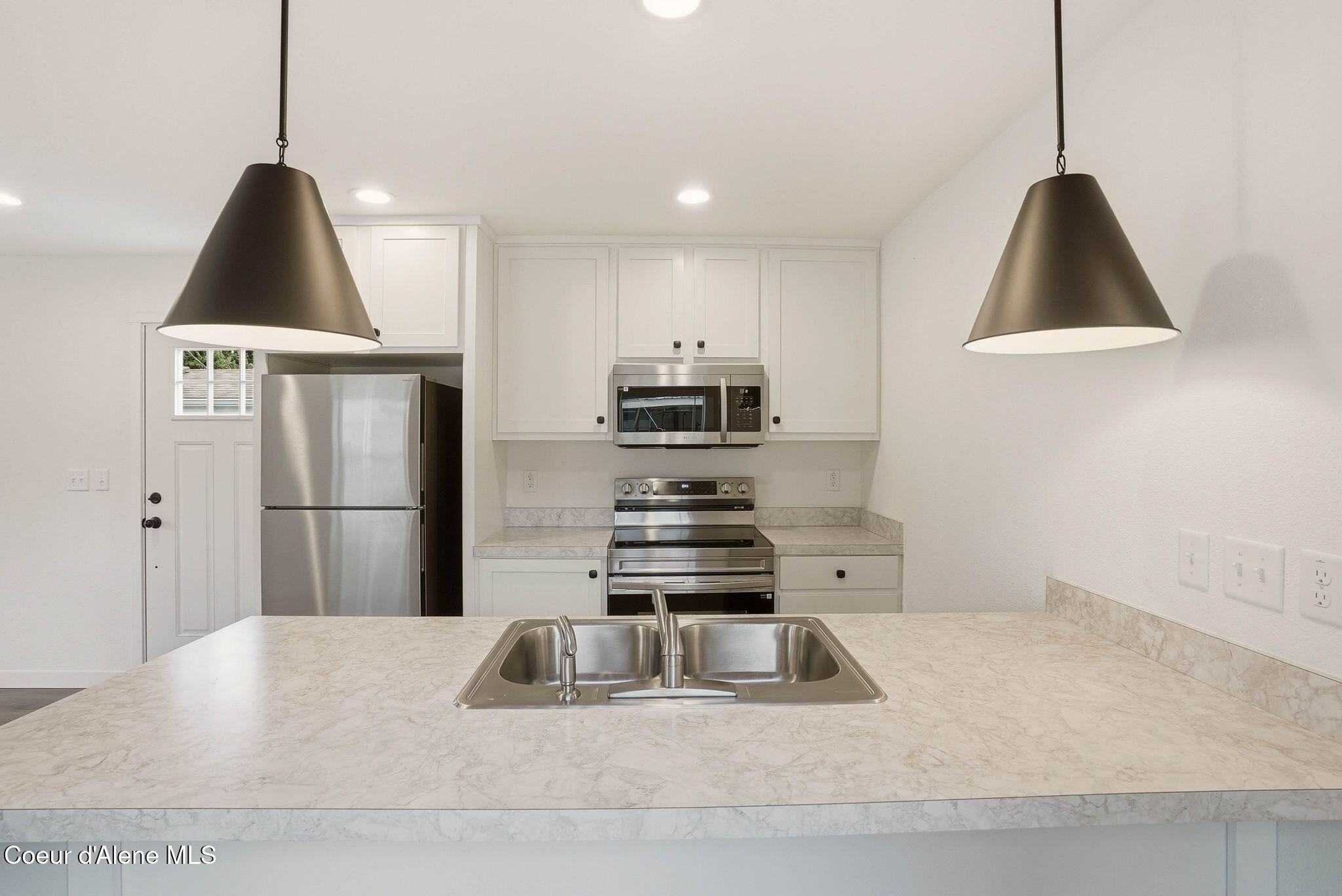 11776 Hauser Lake Road, Unit SPC 21 Hauser, ID 83854 - Photo 7 of 21 Inside-Media- N Hauser-16