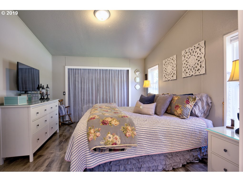 34876 Southeast Randall Road Estacada, OR 97023 - Photo 14 of 20 Gallery Image 14