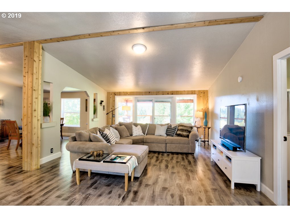 34876 Southeast Randall Road Estacada, OR 97023 - Photo 10 of 20 Gallery Image 10