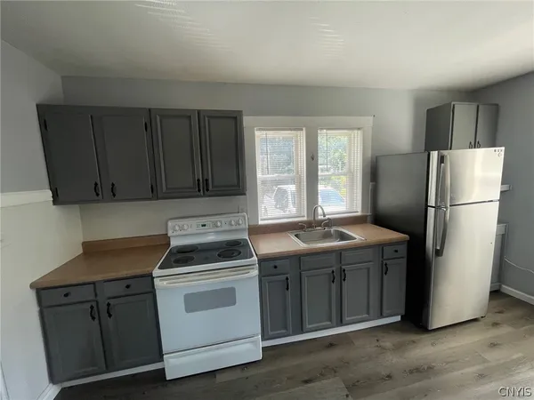 $1,100 | 44 Bridge Street, Schroeppel, NY 13135