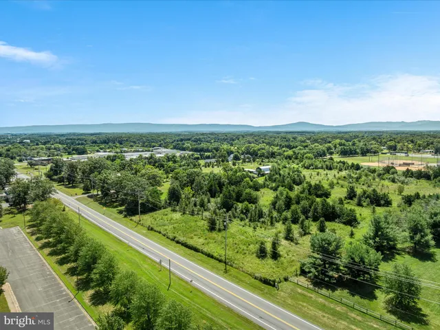 a view of a green field with lots of green space