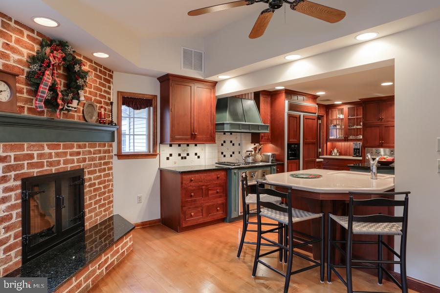 541 Hilltop Road Hummelstown, PA 17036 - Photo 28 of 76 Breakfast Counter