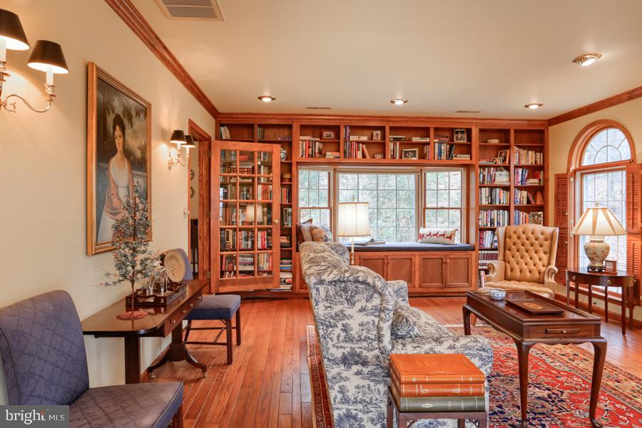 541 Hilltop Road Hummelstown, PA 17036 - Photo 39 of 76 Custom Built-in Bookcase with Window Seat