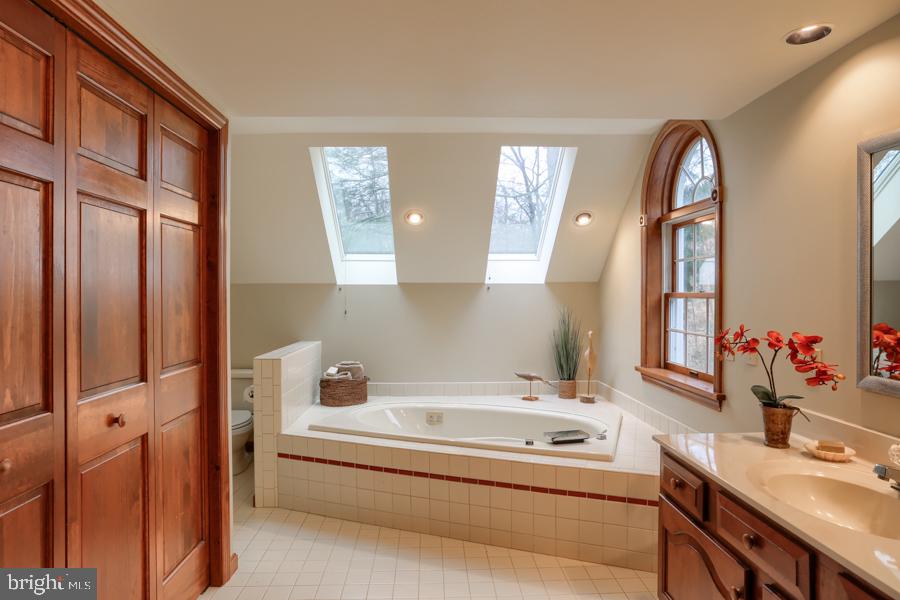 541 Hilltop Road Hummelstown, PA 17036 - Photo 55 of 76 Skylights