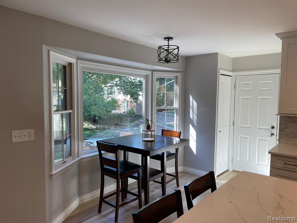 650 Lake Forest Road Rochester Hills, MI 48309 - Photo 11 of 30