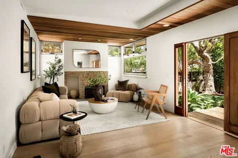 $2,465,000 | 859 Nowita Place, Venice, CA 90291