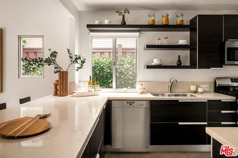 $2,465,000 | 859 Nowita Place, Venice, CA 90291