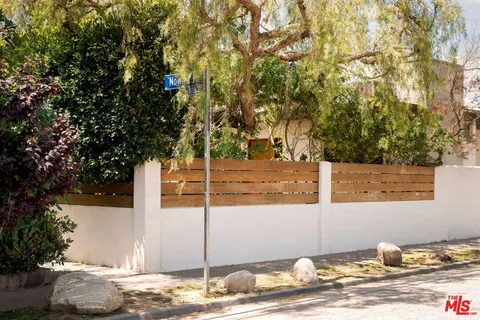 $2,465,000 | 859 Nowita Place, Venice, CA 90291