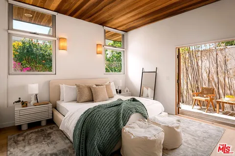 $2,465,000 | 859 Nowita Place, Venice, CA 90291
