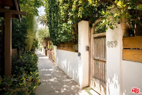 $2,465,000 | 859 Nowita Place, Venice, CA 90291