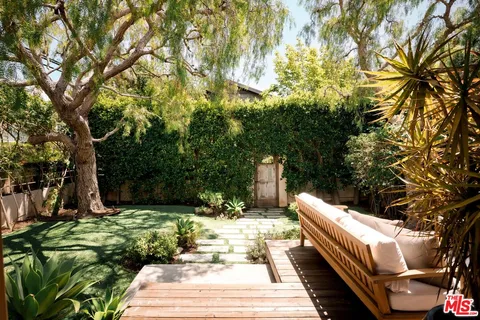 $2,465,000 | 859 Nowita Place, Venice, CA 90291