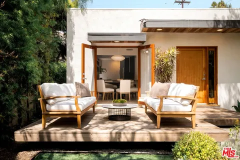 $2,465,000 | 859 Nowita Place, Venice, CA 90291