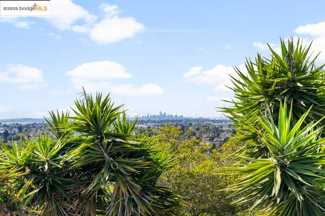 $879,000 | 9949 Lawlor Street, Oakland, CA 94605