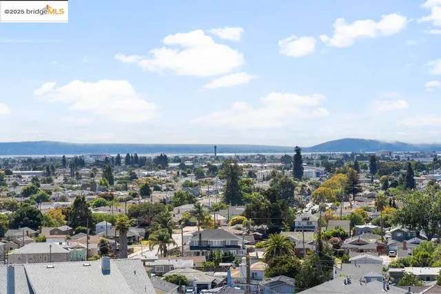 $879,000 | 9949 Lawlor Street, Oakland, CA 94605