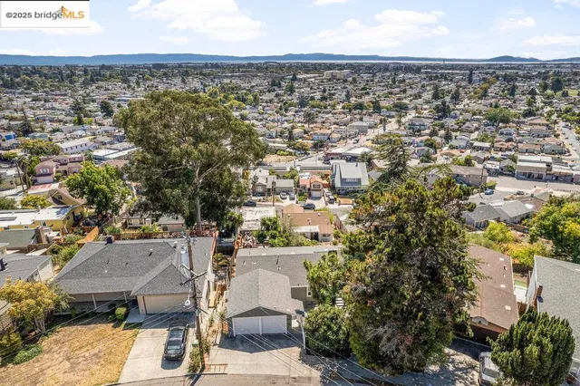 $879,000 | 9949 Lawlor Street, Oakland, CA 94605