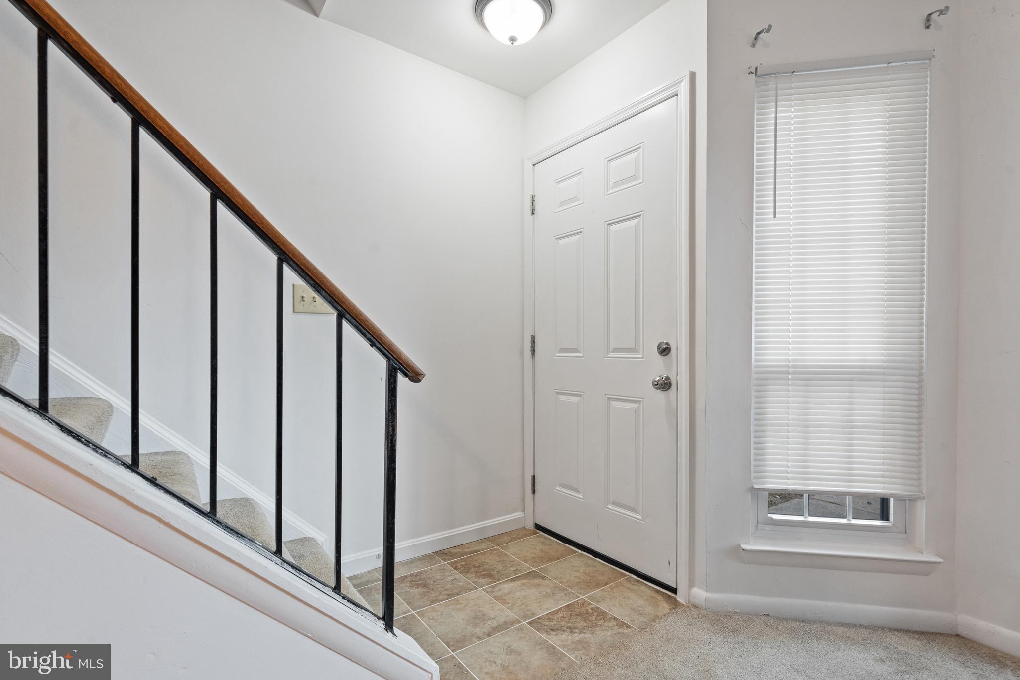3676 Masthead Trail Triangle, VA 22172 - Photo 4 of 24 Gallery Image 4