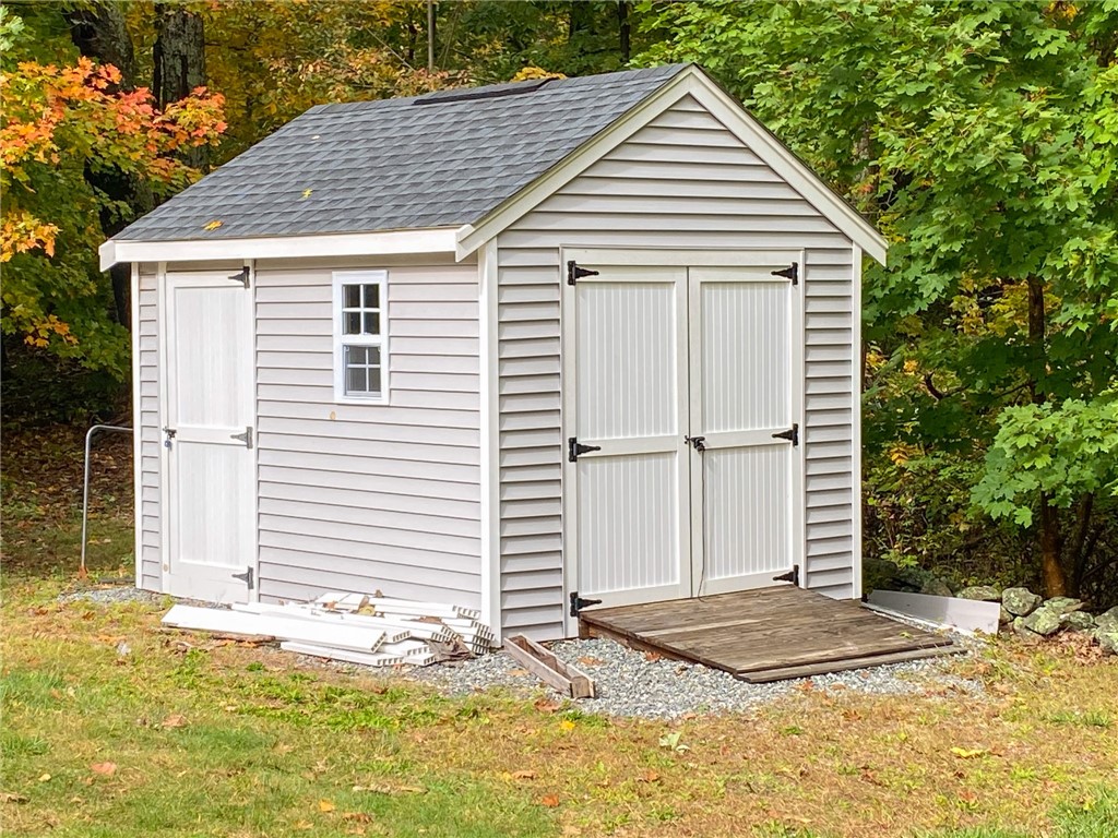 214 Pound Road Cumberland, RI 02864 - Photo 19 of 43