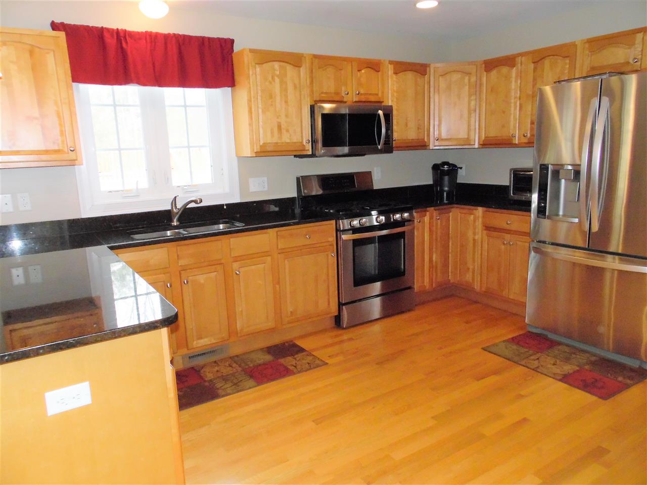152 Pinecrest Road Litchfield, NH 03052 - Photo 13 of 38