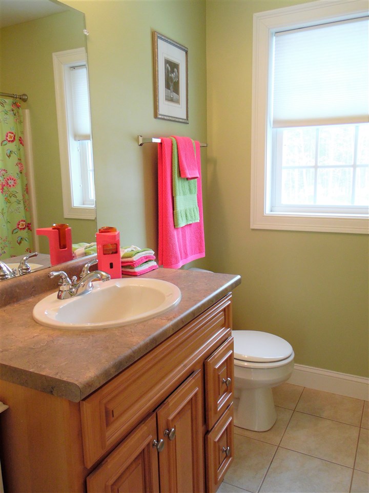 152 Pinecrest Road Litchfield, NH 03052 - Photo 28 of 38