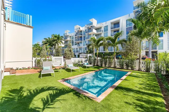 $2,950,000 | 160 Southeast 1st Avenue, Delray Beach, FL 33444