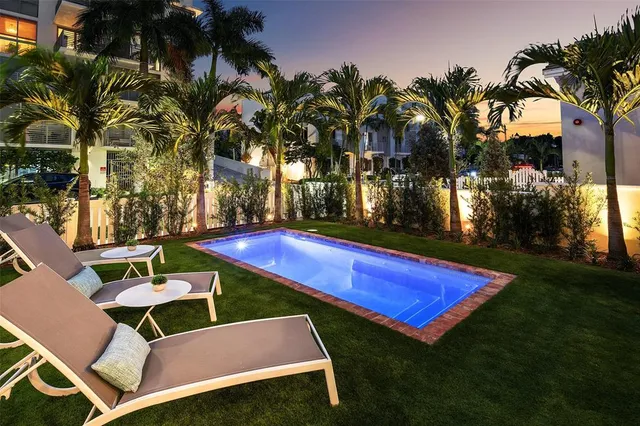 $2,950,000 | 160 Southeast 1st Avenue, Delray Beach, FL 33444