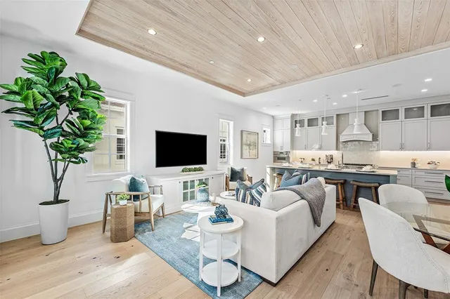 $2,950,000 | 160 Southeast 1st Avenue, Delray Beach, FL 33444