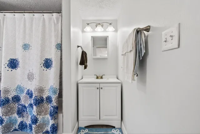 $275,000 | 86 Turner Street, Buckfield, ME 04220