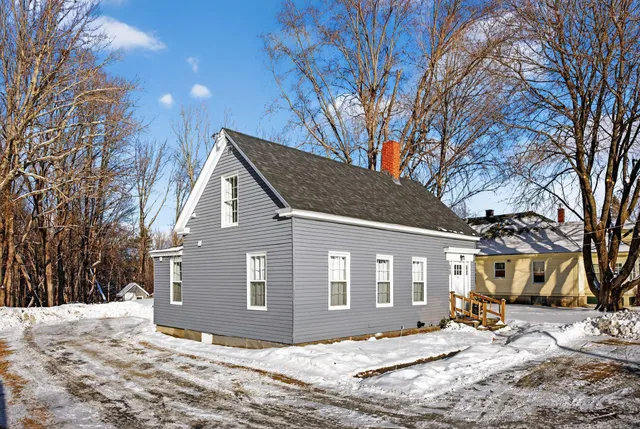 $275,000 | 86 Turner Street, Buckfield, ME 04220