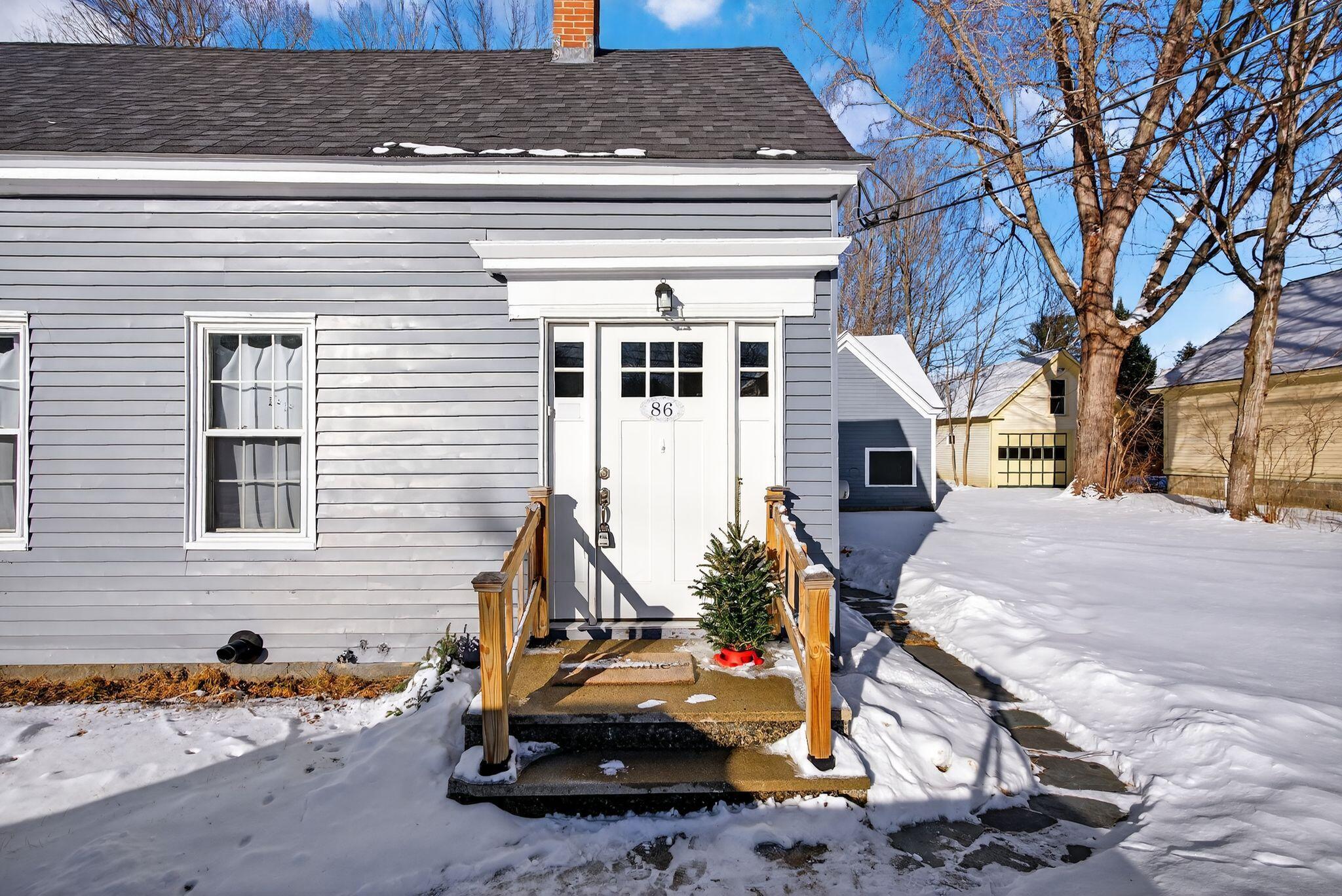 86 Turner Street Buckfield, ME 04220 - Photo 4 of 55 4_DSC01421