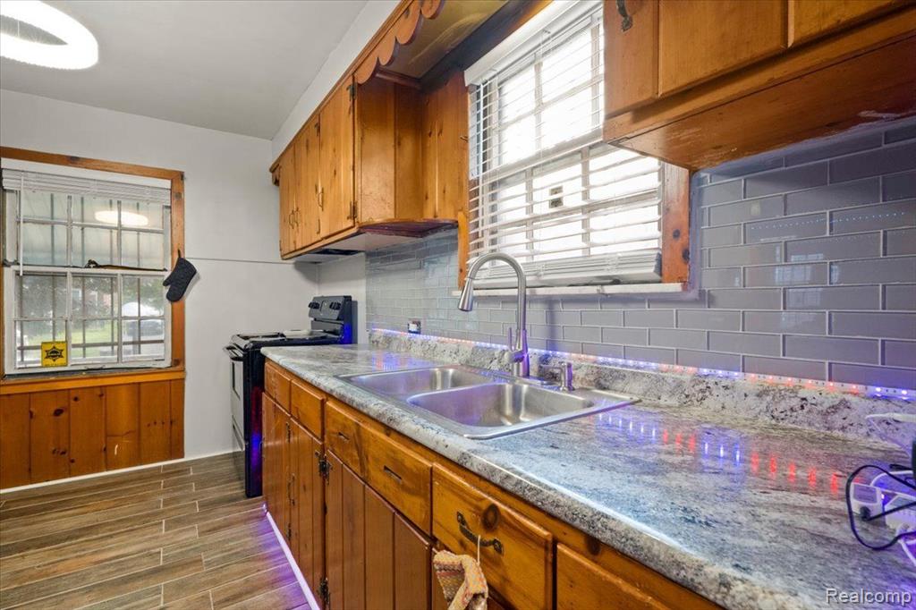 11374 Terry Street Detroit, MI 48227 - Photo 8 of 23