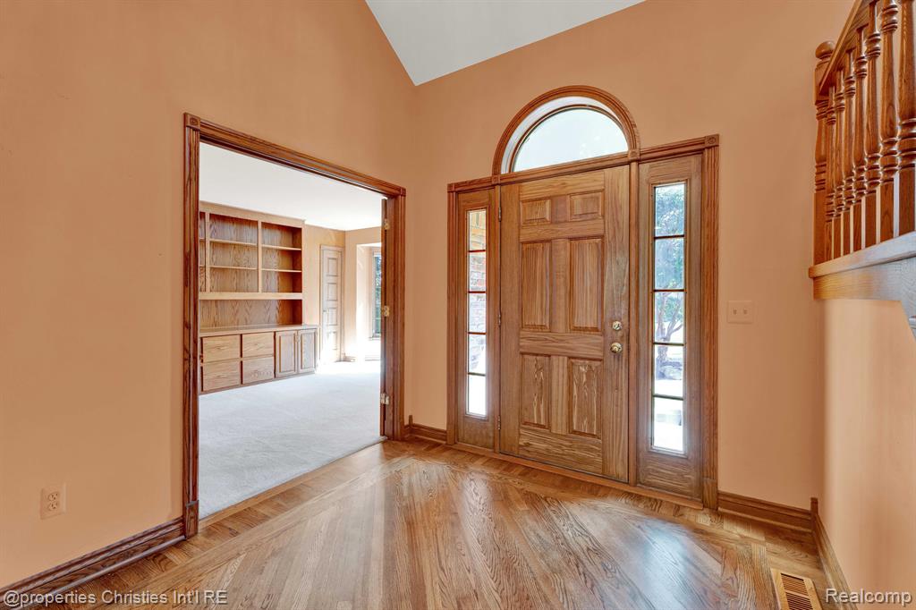 2160 Reagan Drive Rochester Hills, MI 48309 - Photo 6 of 60