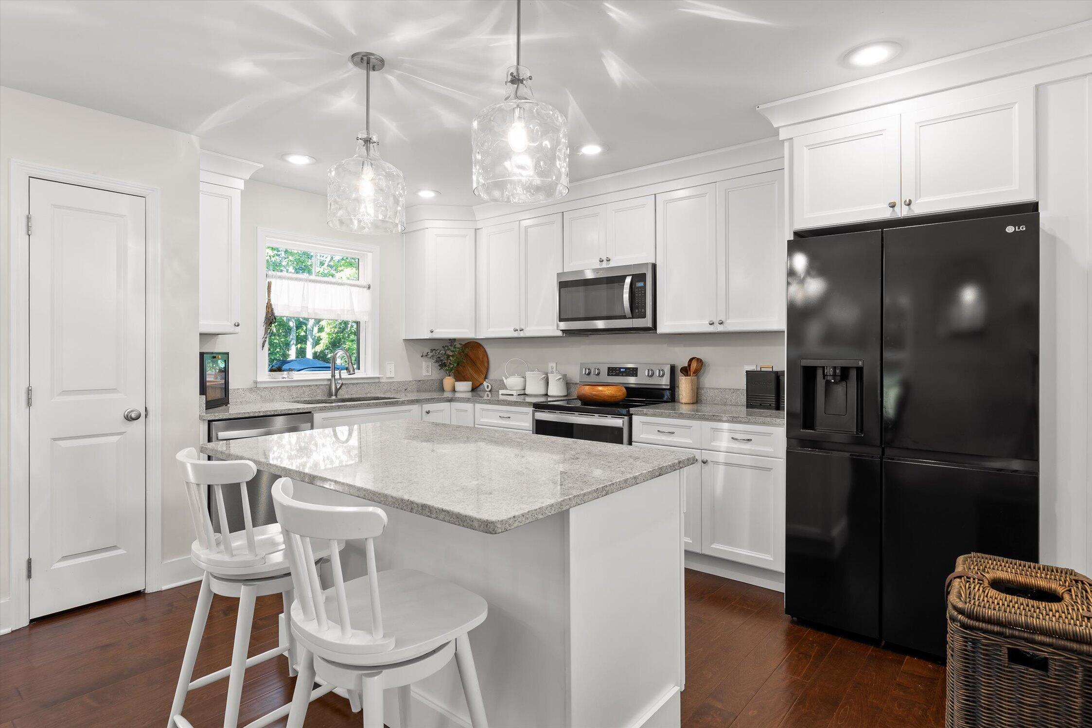 6362 Chandler Hill Road Ooltewah, TN 37363 - Photo 2 of 34 Kitchen