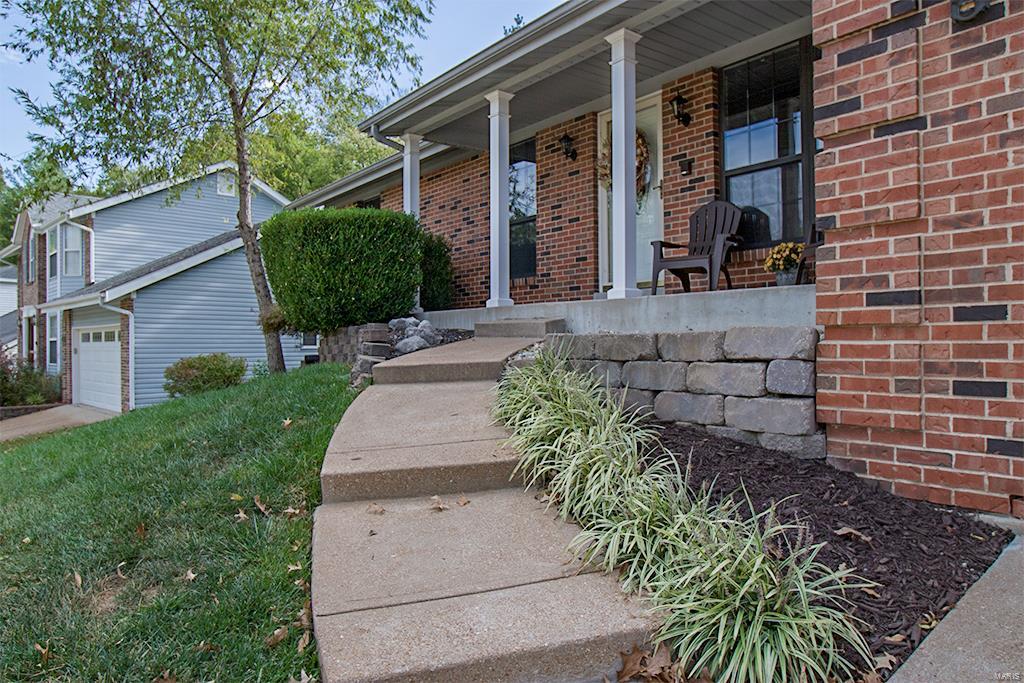 3033 Olde Post Road St. Louis, MO 63129 - Photo 2 of 37 Gallery Image 2